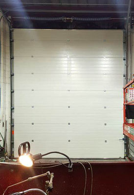 Puertas seccionales con aislamiento personalizado Aleación de aluminio Garaje / Tienda Posición Venta al por mayor Fabricación de fábrica exterior