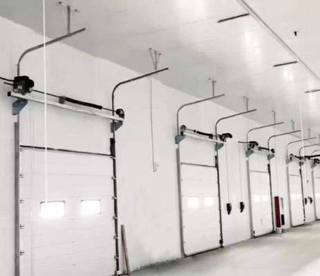 Puertas de garaje seccionales aisladas personalizadas para paneles de sándwich industriales