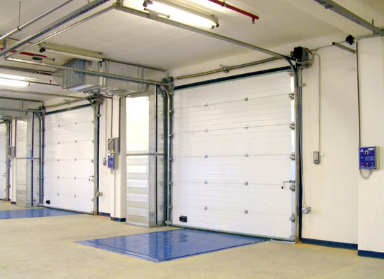 Puerta de garaje seccional aislada 50 mm-80 mm de acero inoxidable industrial
