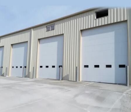 Puertas seccionales de acero galvanizadas del garaje, anchura seccional comercial de las puertas 420mm-530m m