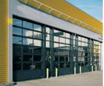 Las puertas rápidas transparentes del rodillo galvanizaron la puerta clara llena de acero del Rollup con los marcos