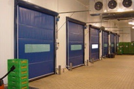 Vertical interior plástica de la resistencia del viento del PVC de la tela 50HZ de las puertas rápidas industriales del rodillo