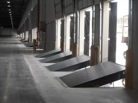 Logística de alta resistencia de Warehouse del acero del nivelador hidráulico del embarcadero ajustable