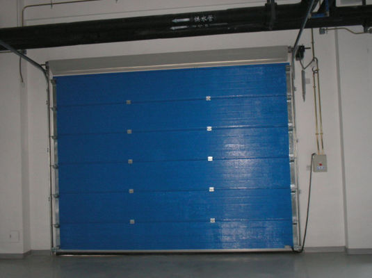 Panel de puertas seccionales industriales de alta tensión Ancho 420mm-530mm CE Aprobado control remoto Rollo rápido de acero inoxidable
