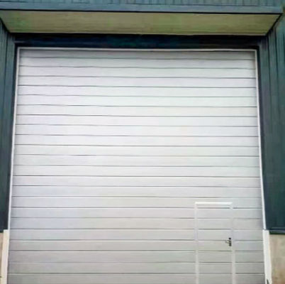 Puerta superior seccional con acero inoxidable personalizable y recubierto en polvo