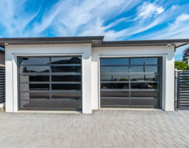 Puertas de garaje de vidrio aislado seccional de aleación automática de aluminio Resistencia al viento