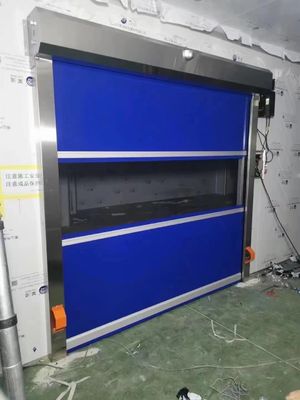 Puertas de rodillo rápidas aisladas de seguridad con seguridad y durabilidad venta al por mayor fácil de instalar PVC sin mantenimiento