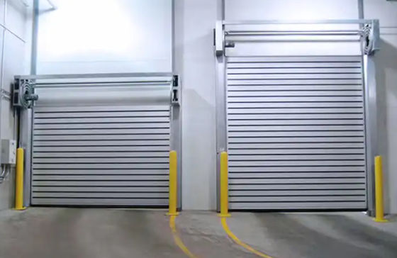 Puerta espiral motorizada de alta velocidad con sensor fotoeléctrico 0,8m/s Velocidad y 220V/50HZ Fuente de alimentación Industrial automática
