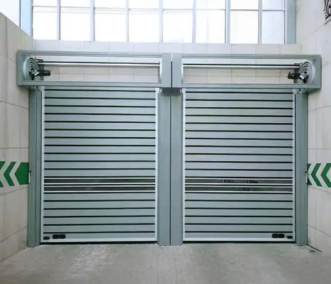 Puerta espiral de velocidad controlada por PLC con velocidades de apertura y cierre de 0,8 m/s a 220V/50HZ personalizada