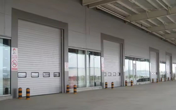 Puerta seccional de doble piel de acero con mando remoto con llave Puerta vertical de garaje