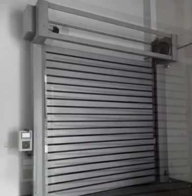 Puerta en espiral con sensor fotoeléctrico de velocidad -20\u2103~ 50\u2103 Rango de temperatura Control PLC Puerta automática de alta velocidad