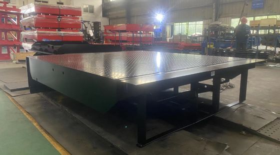 Nivelador eléctrico hidráulico de carga del muelle de carga personalizable con cadena de seguridad y controles de botón de presión