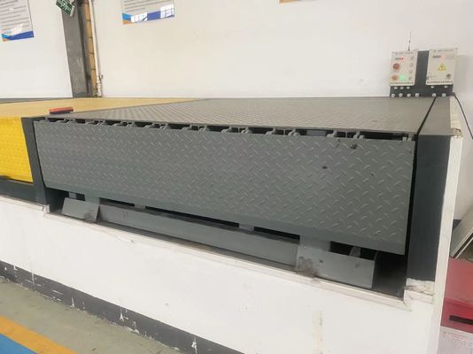 Niveladores automáticos de muelle con recubrimiento de polvo personalizables 10t 12t 15t Alturas de carga grandes Fijación fija fija