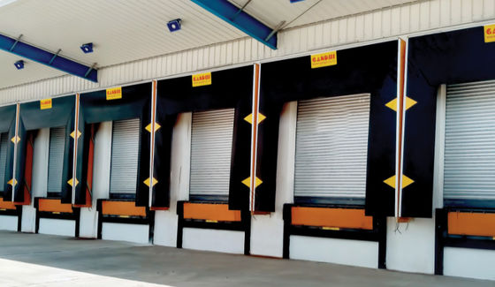 Fácil de instalar PVC cubierta de puerta del muelle que proporciona protección contra los elementos industriales personalizados