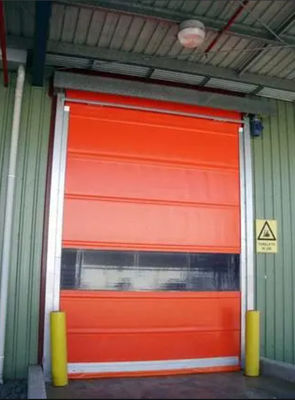 Puerta de metal aislada de rodadura rápida, resistente a la intemperie, puerta de persiana exterior con bajo ruido