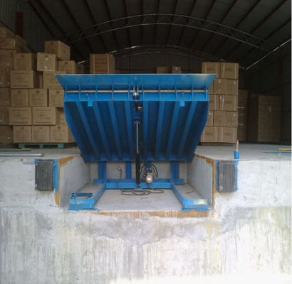 Nivelador de muelle de carga eléctrico / hidráulico comercial personalizable con barras de seguridad
