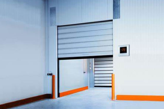 Puerta industrial en espiral de aluminio con lámina de PC transparente a prueba de roturas Resistente al viento Puerta rápida dura