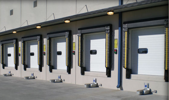 Color personalizado PVC Bajo mantenimiento Refugio de puertas del muelle Sistema de carga Automático PVC Sellos del muelle Almacén Industrial