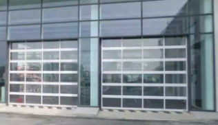 Aguas resistentes Clase 3 Diseño moderno insonorizado Aluminio de aleación de vidrio Puerta de garaje seccional