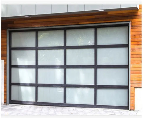 Puerta de garaje seccional transparente de clase 3