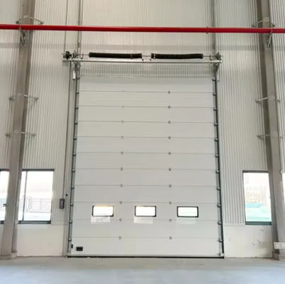 Estación de bomberos Sección industrial comercial Puertas aéreas seccionales Reducción del ruido Color blanco Automático moldeado