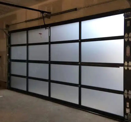Vista completa Puerta de garaje seccional Personalizada estanqueidad al agua Clase 3 Aleación de aluminio transparente