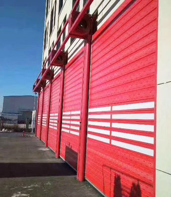 Puertas aéreas seccionales aisladas de acero de espesor 50-80 mm para edificios comerciales