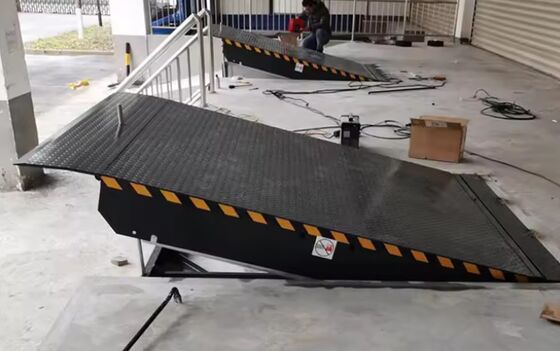 8T / 10T Capacidad Hidráulica toneladas Almacén Plataforma personalizable Tamaño Taller Automático Dock Plate Dock Door Levelers 25000-40000LBS Diseño seguro