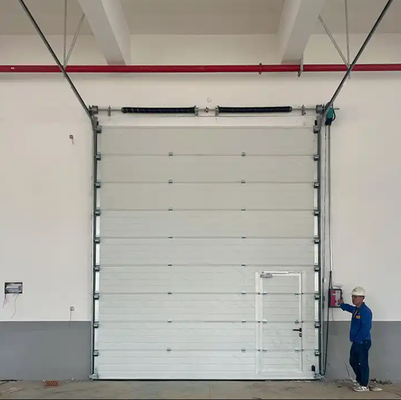 Control remoto inteligente Puerta superior seccional aislada Sensor de airbag de seguridad Dispositivo anticaída Vida útil de 10 años