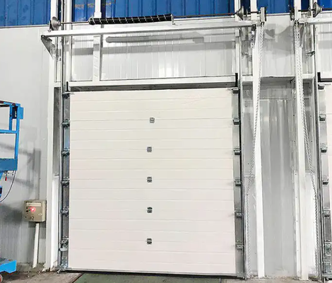 Puertas seccionales comerciales por encima de la estación de bomberos Puertas seccionales industriales de acero no estándar por encargo Puertas seccionales de acero automáticas moldeadas