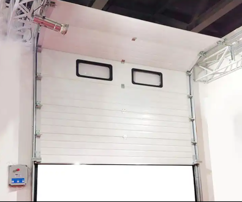 Puertas seccionales comerciales con reducción de ruido para estaciones de bomberos, puertas seccionales industriales, puertas seccionales de acero, formadas automáticamente