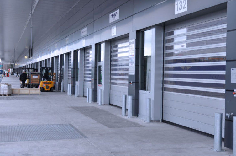 El panel automático 380V 50Hz de la aleación de aluminio del aislamiento de la puerta espiral de alta velocidad teledirigida