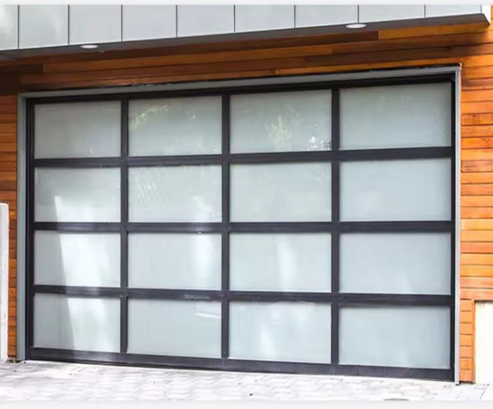 Puerta seccional de aluminio recubierta en polvo con vidrio de doble acristalamiento - apertura manual o automática