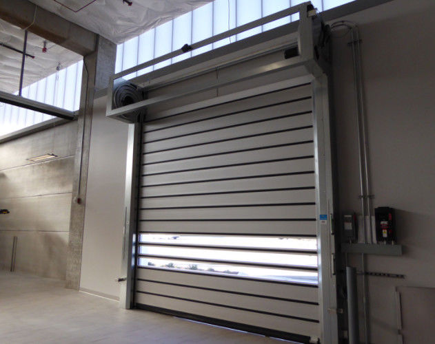 Puerta de rodadura en espiral automática de aluminio metálico aislado térmico de alta velocidad de aleación de aluminio