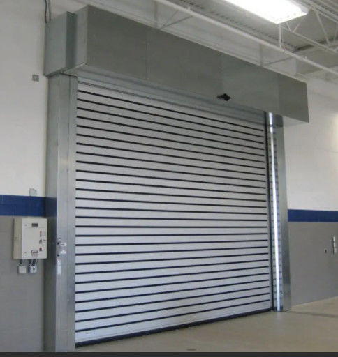 velocidad rápida puerta de aluminio en espiral sensor de seguridad control PLC 0,75KW motor puerta de elevación industrial