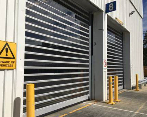 Puerta espiral de aluminio transparente de alta velocidad con velocidad de cierre de 0,8 m/s y fuente de alimentación de 220V/50HZ