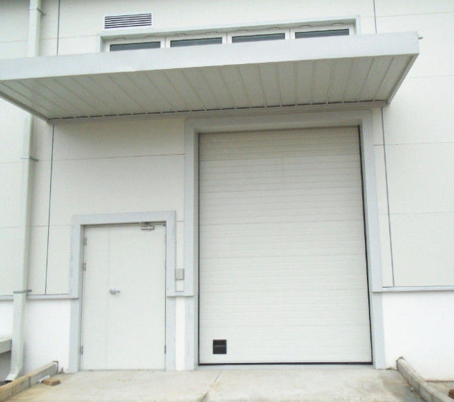 Puerta de garaje seccional de 50 mm-80 mm de espesor aislada Puerta de garaje seccional para centros comerciales y comerciales