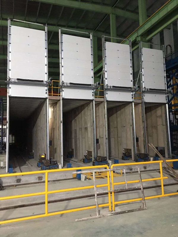 El panel de bocadillo seccional industrial de arriba de la puerta 5,0' 6.0m m con Traeting superficial